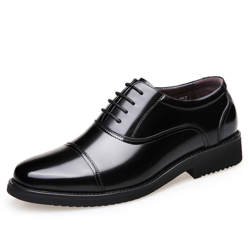 Lackskinn Oxford Skor Med Cap Toe Design För Herr | Ideal för Alla Säsonger